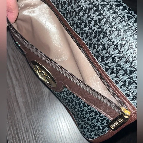 Michael Kors MK Monogram Crossbody Bag Brown Trim Medium Everyday Purse 10.25” - Picture 10 of 15